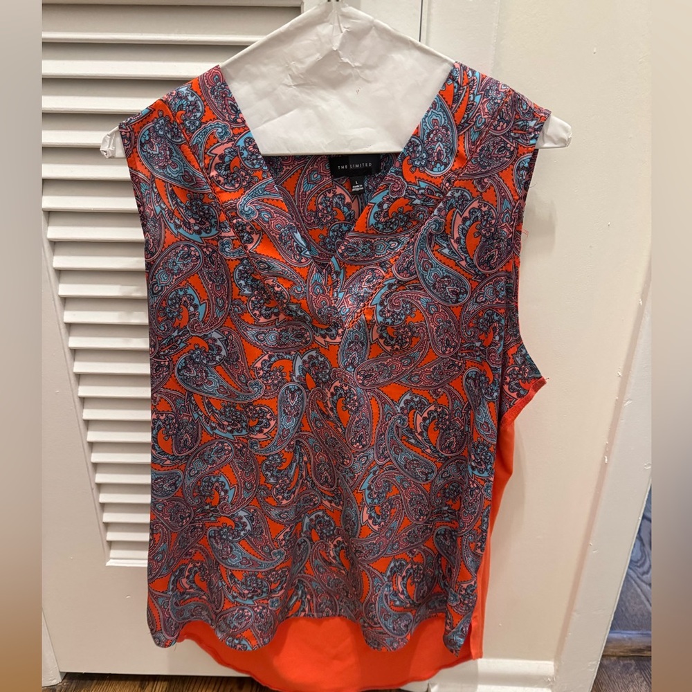 Gently use The Limited fun paisley pattern top.
